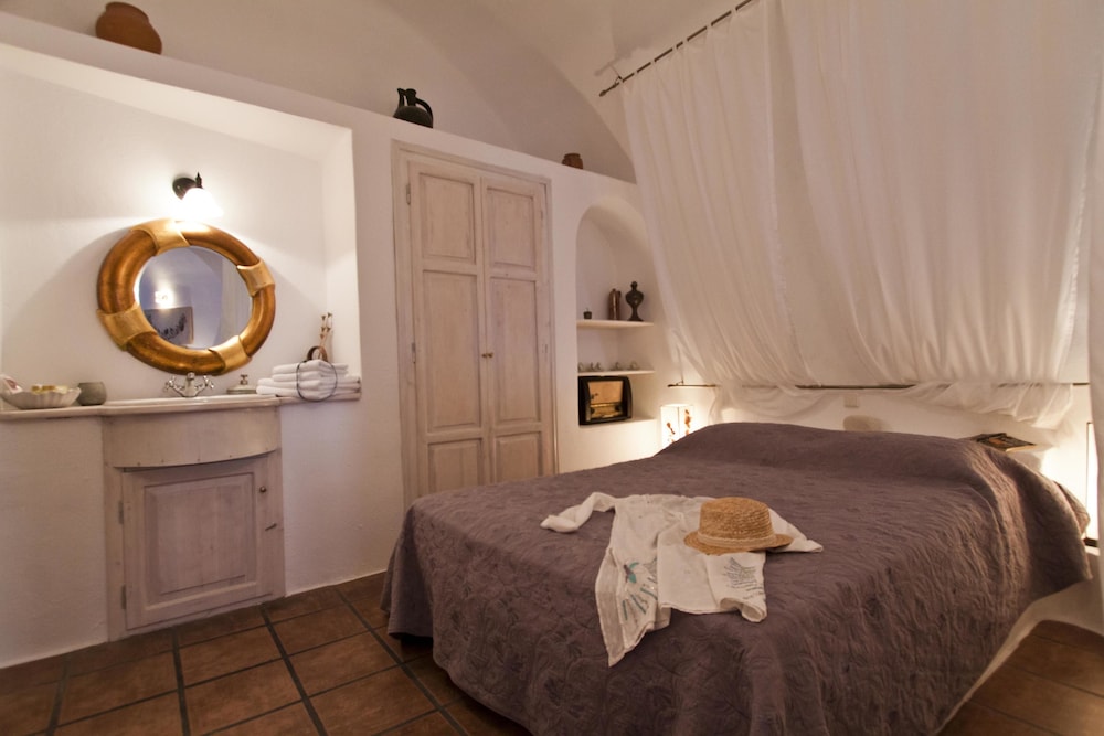 DELUXE, STUDIO, DOUBLE BED, CALDERA VIEW