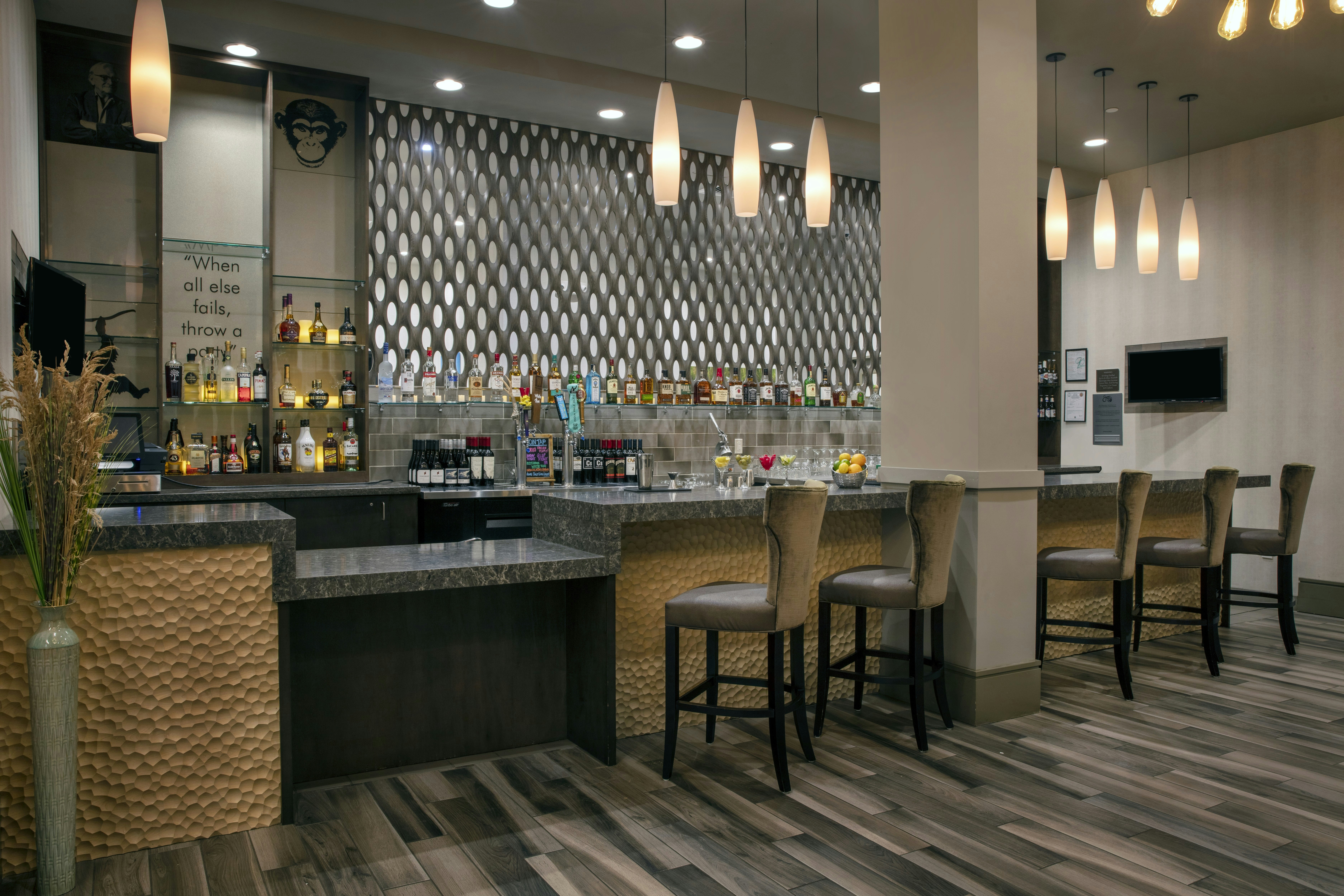 Hilton Garden Inn Mobile Downtown 2/2
