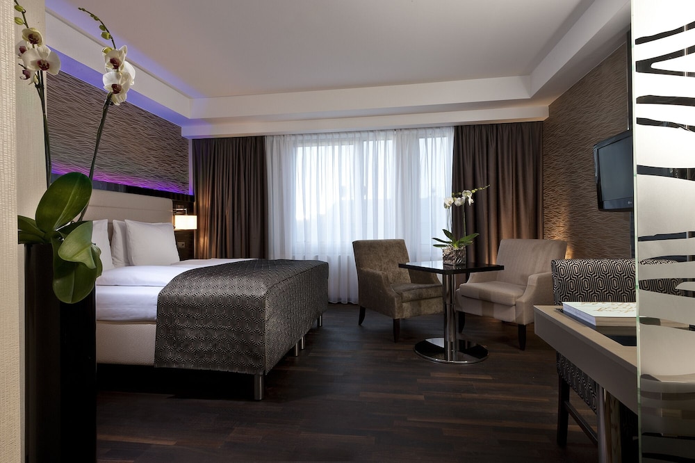 Hotel Palace Berlin 56/83
