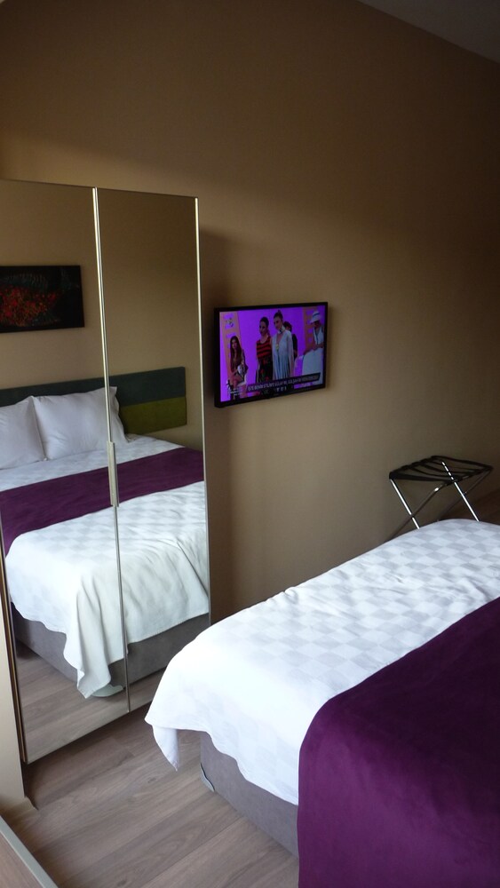 Apart 57 Taksim Harbiye 12/24