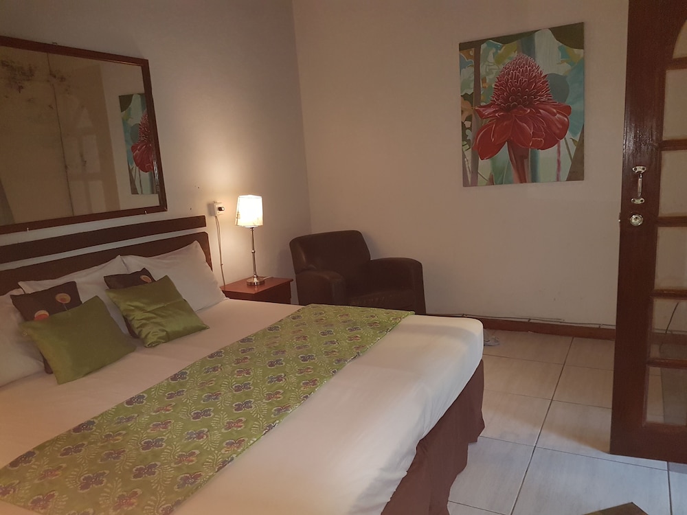 Hibiscus Valley Inn 7/50
