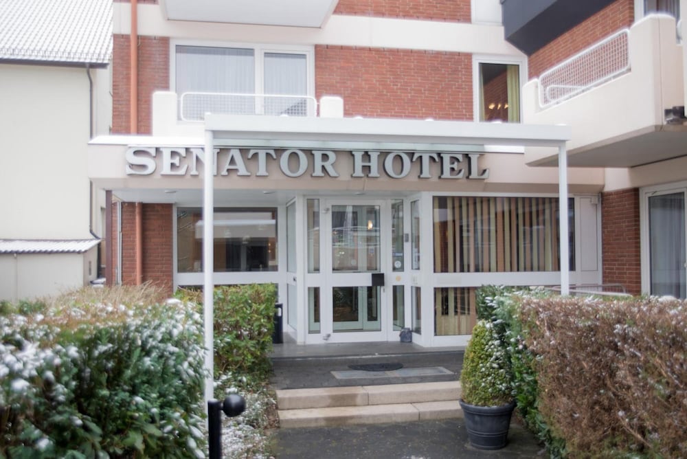 Hotel Senator 2/34