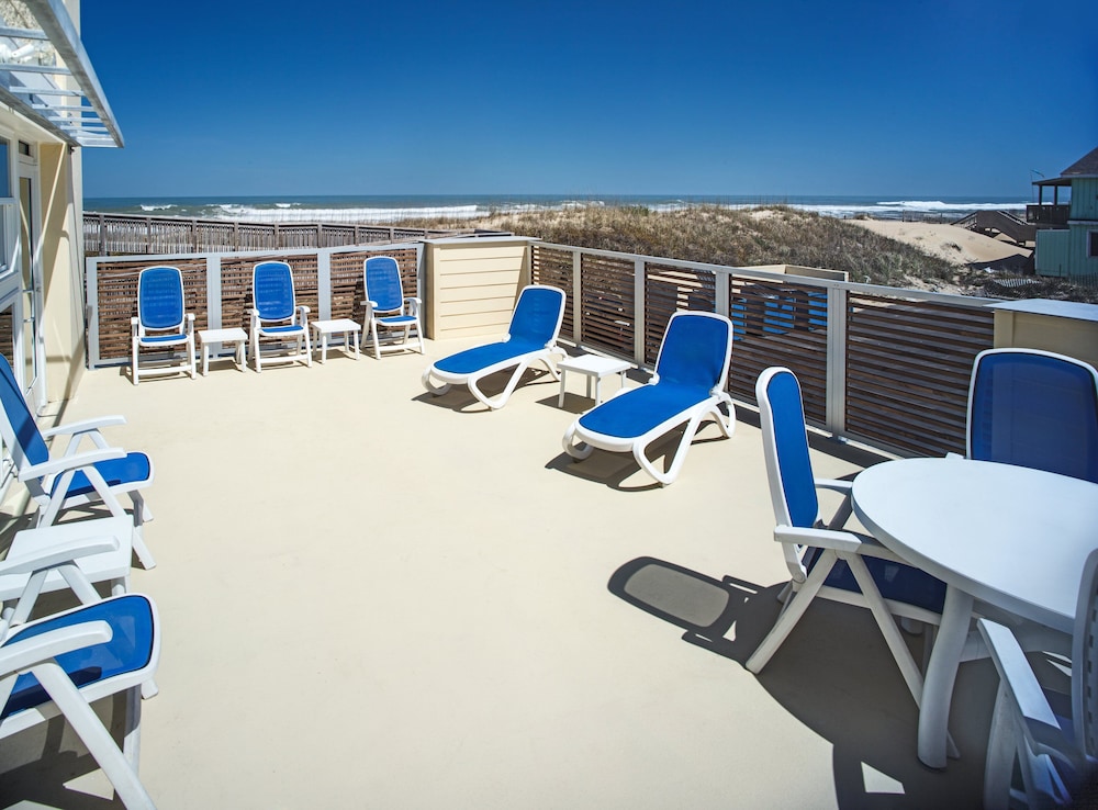 Holiday Inn Express Nags Head Oceanfront 7/62