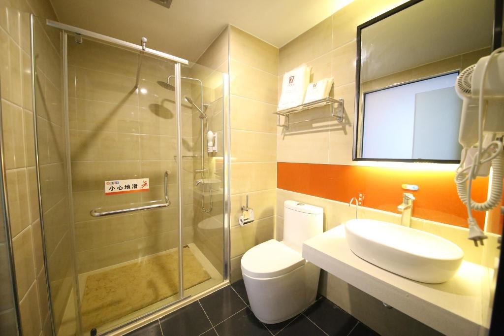 7 Days Premium (Pingyuan Xinhua Road) 30/31