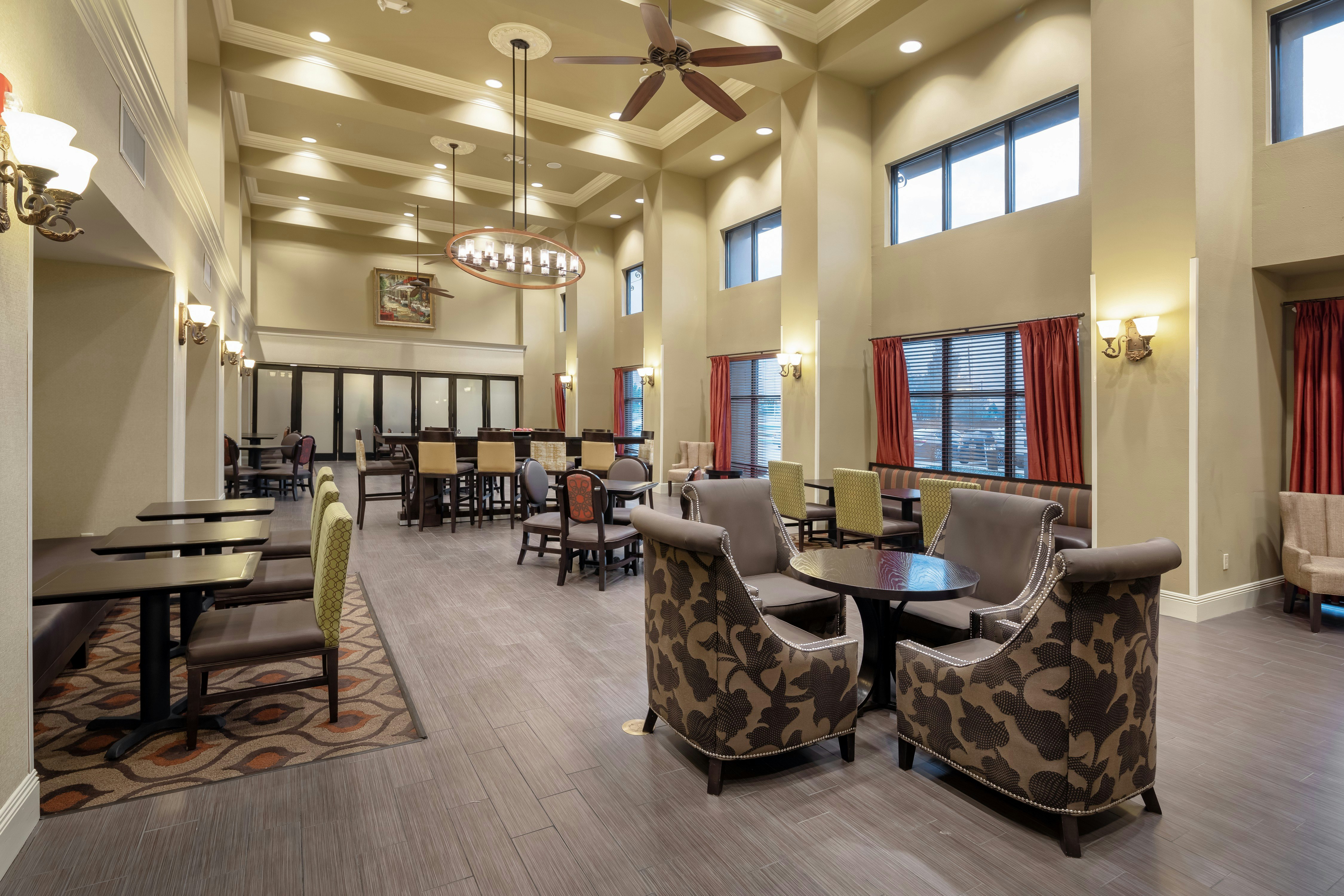 Hampton Inn and Suites Baton Rouge I 10 East 32/56