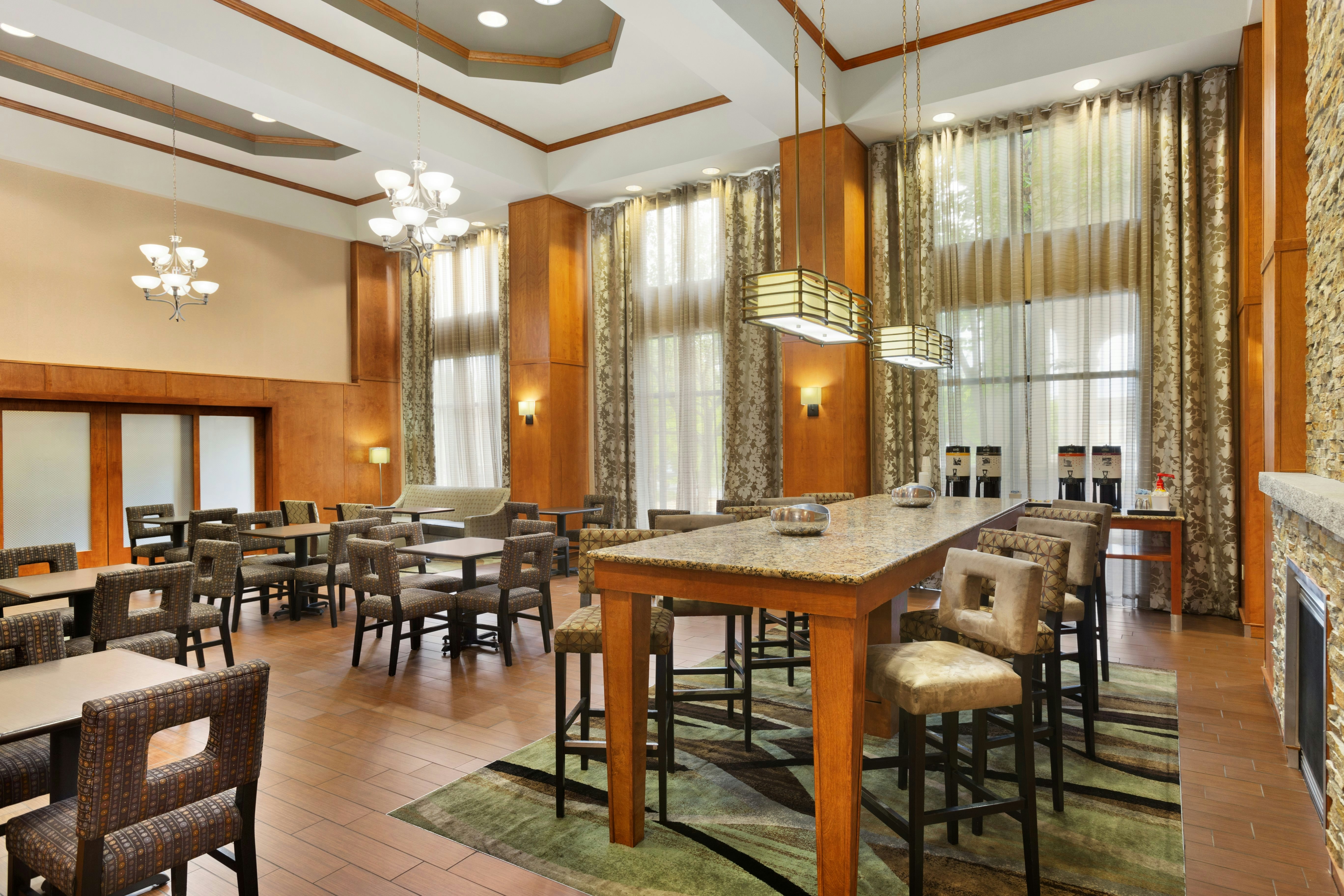 Hampton Inn & Suites By Hilton Manchester - Bedford 34/50