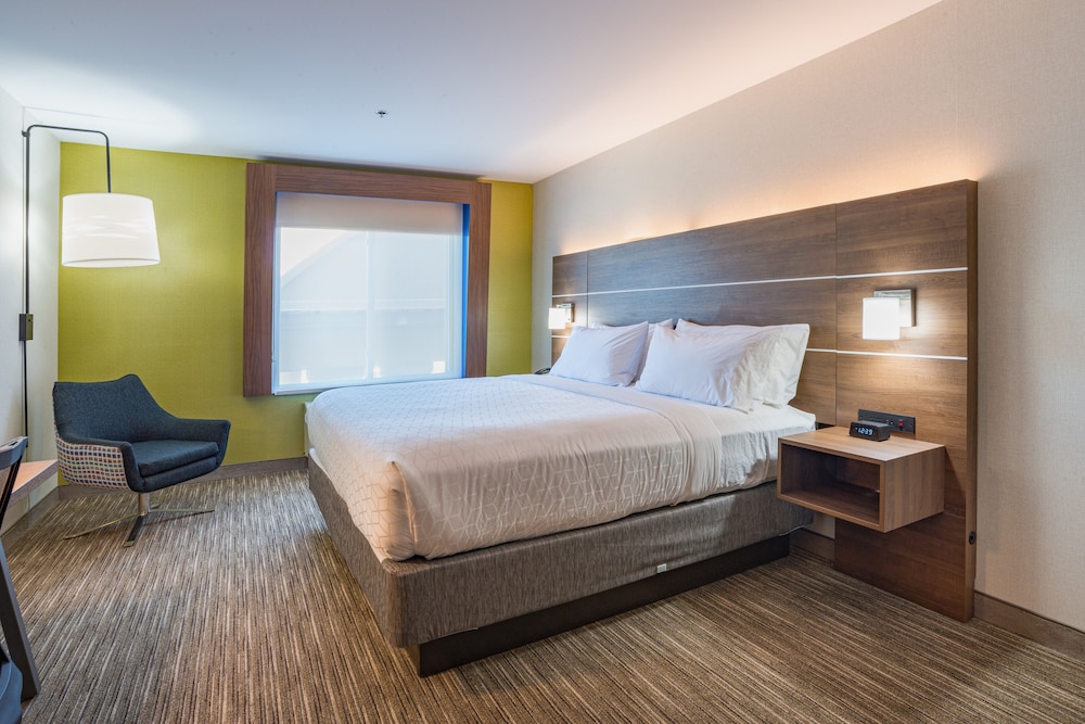 Holiday Inn Express Hotel And Suites Swansea 15/50