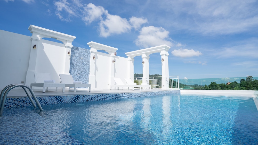 B2 Phuket Premier Hotel 26/30