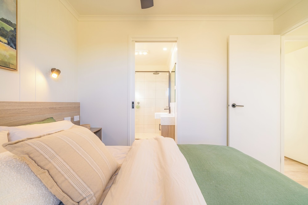 3 Bedrooms, Deluxe, Villa, Bunk Bed, 2 Queen Beds, Pool Side