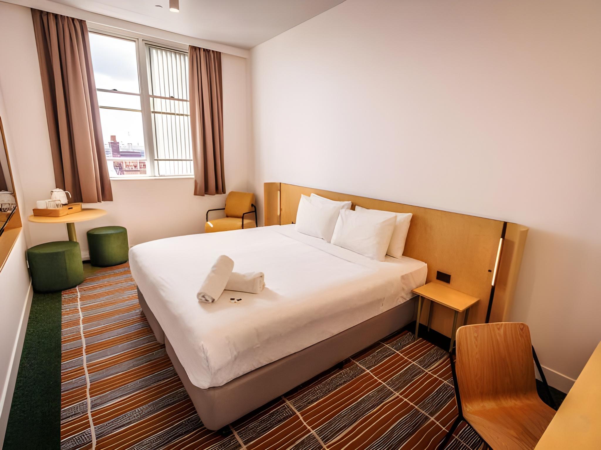 King Opera Harbour View Ensuite