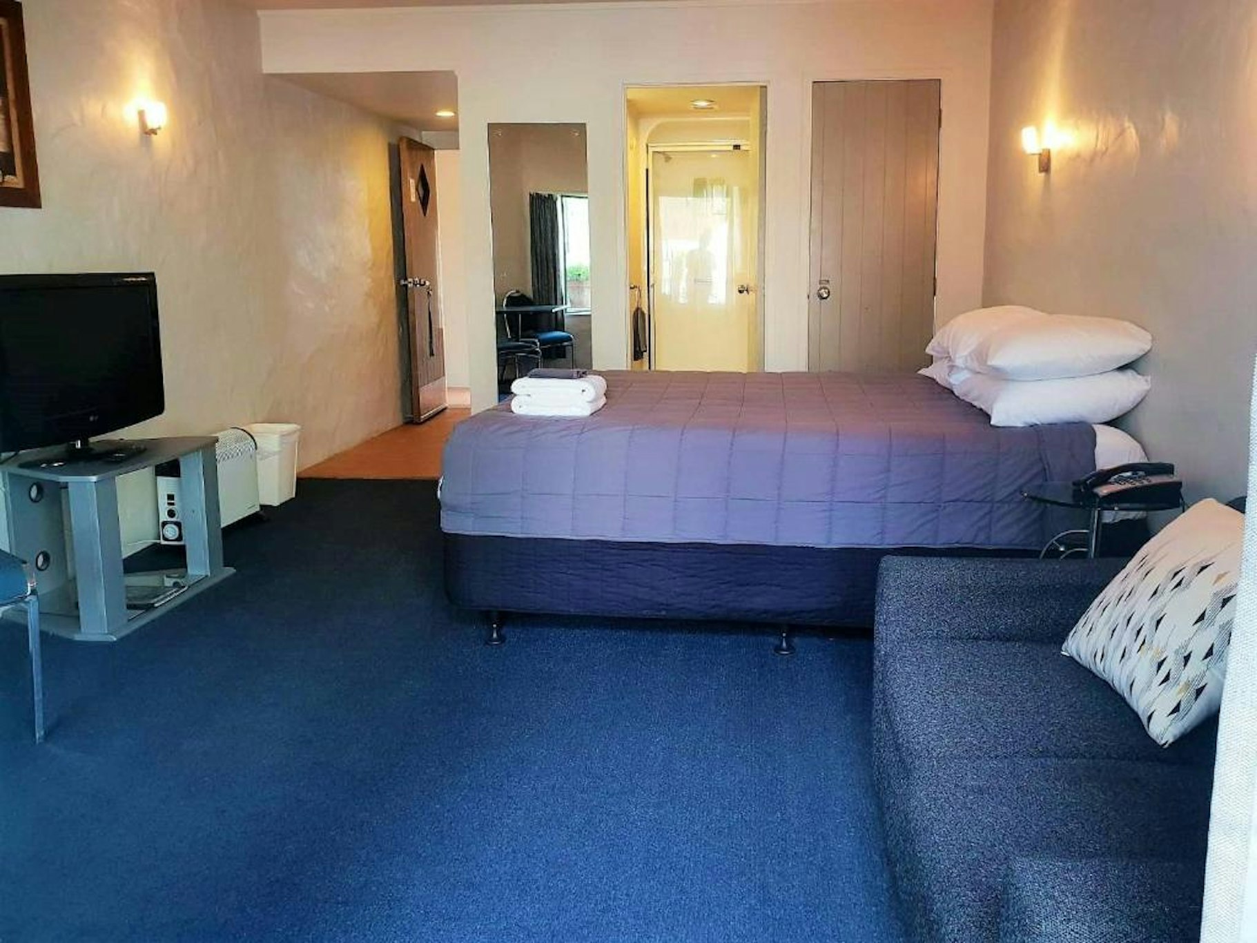 PARKLANE MOTOR LODGE 28/44