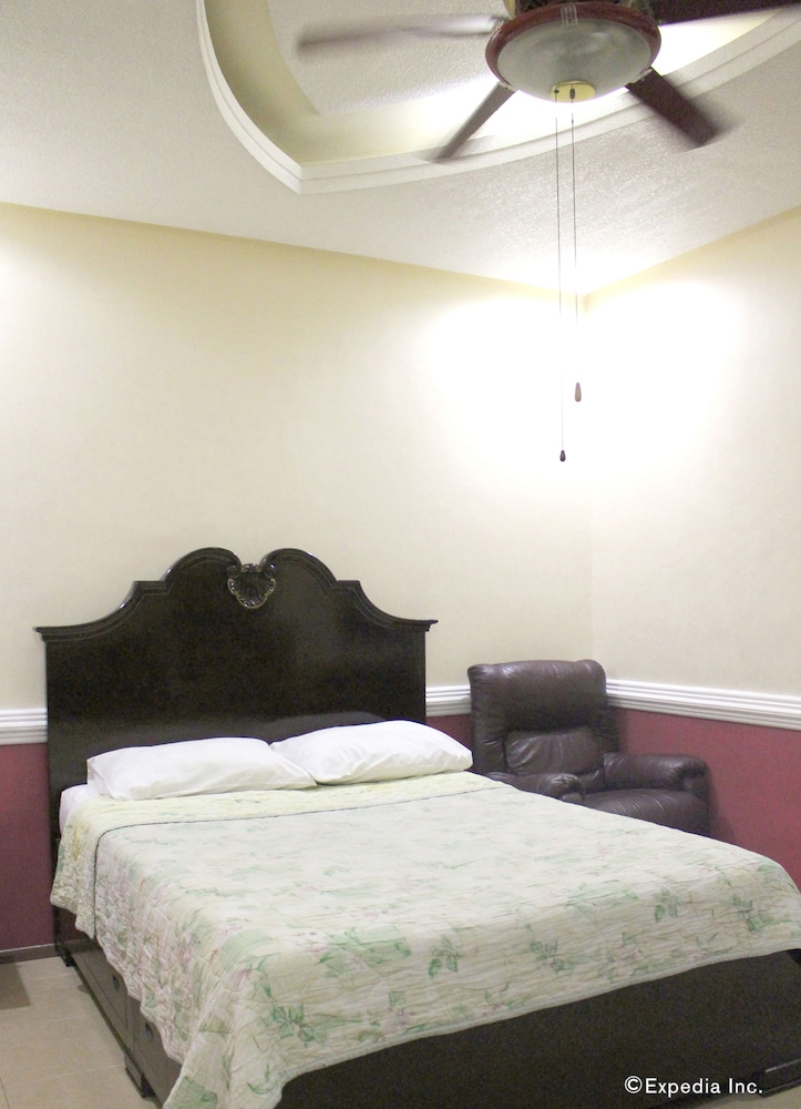Kokomo's Suites Hotel 19/39