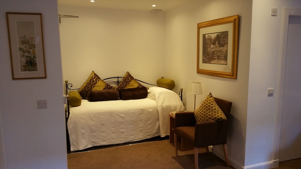 Royal Scots Club Hotel 19/56