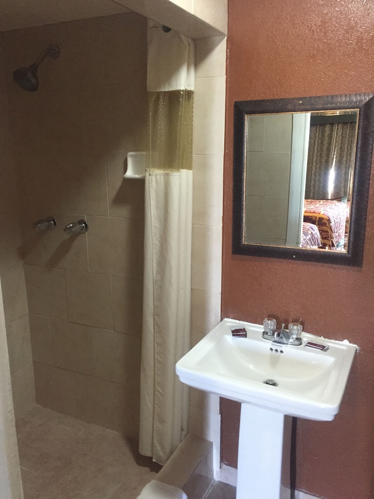 New Corral Motel 34/47