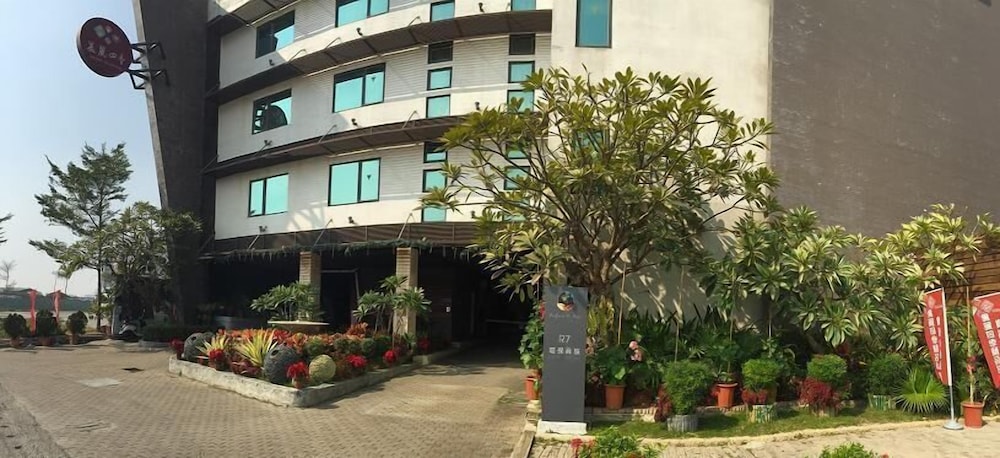 R7 Eco Hotel 23/33