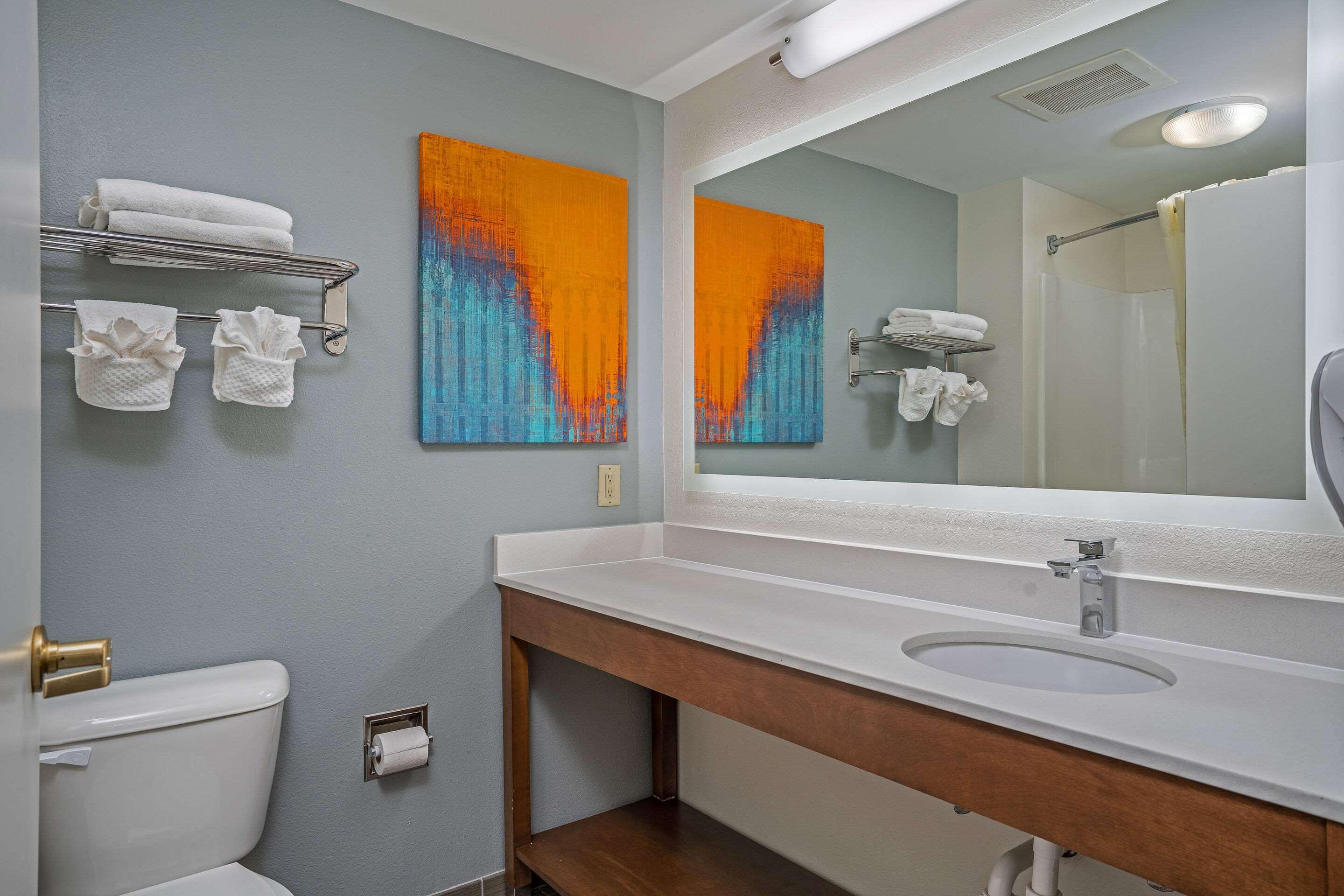 جناح بسريرين، MainStay Suites Wilmington - University Area 8/9