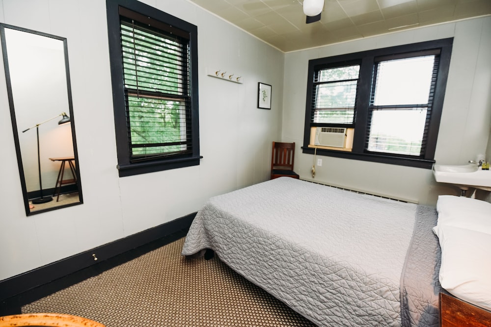 House, Double Bed