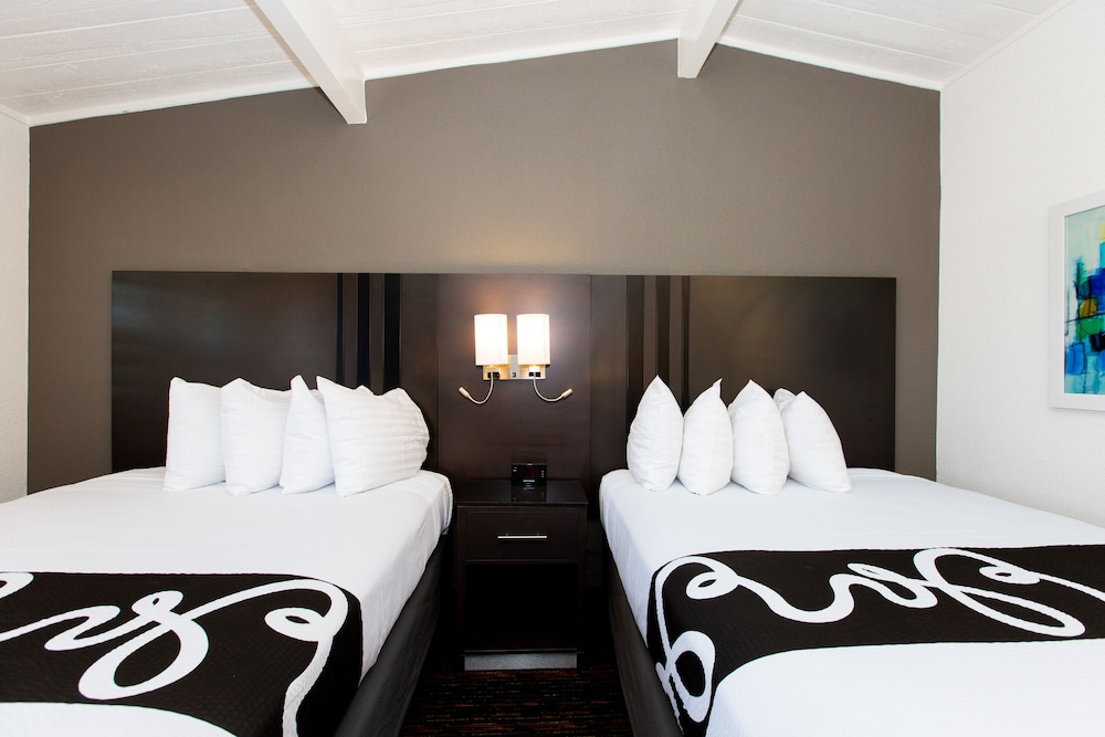 Surestay Hotel By Best Western Seaside Monterey 19/33