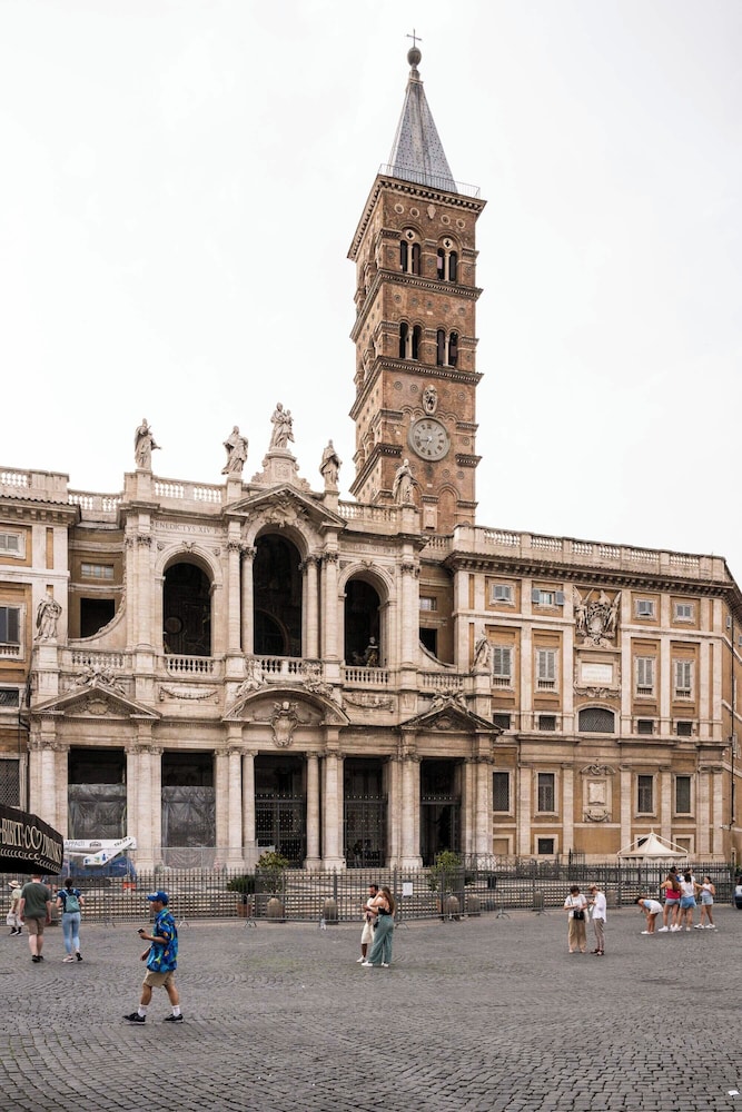 The Roman Empire Guesthouse 60/63