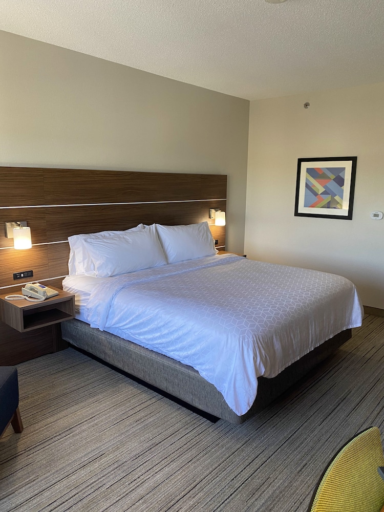 Holiday Inn Express Hotel Suites Opelika Auburn 14/71