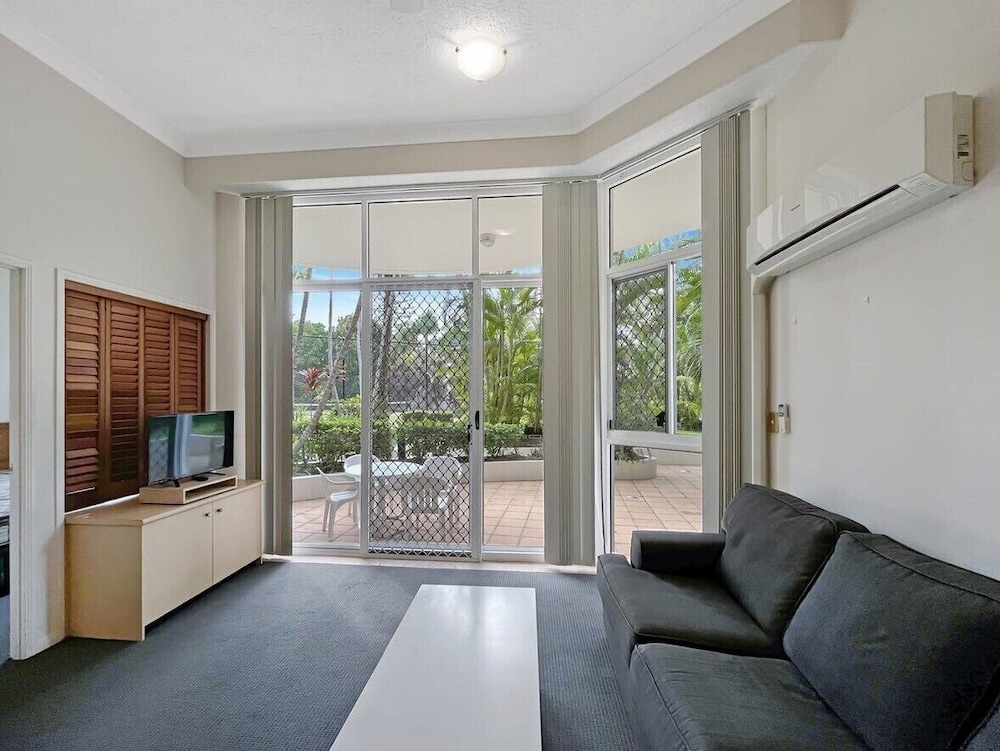Surf Parade Resort 45/76