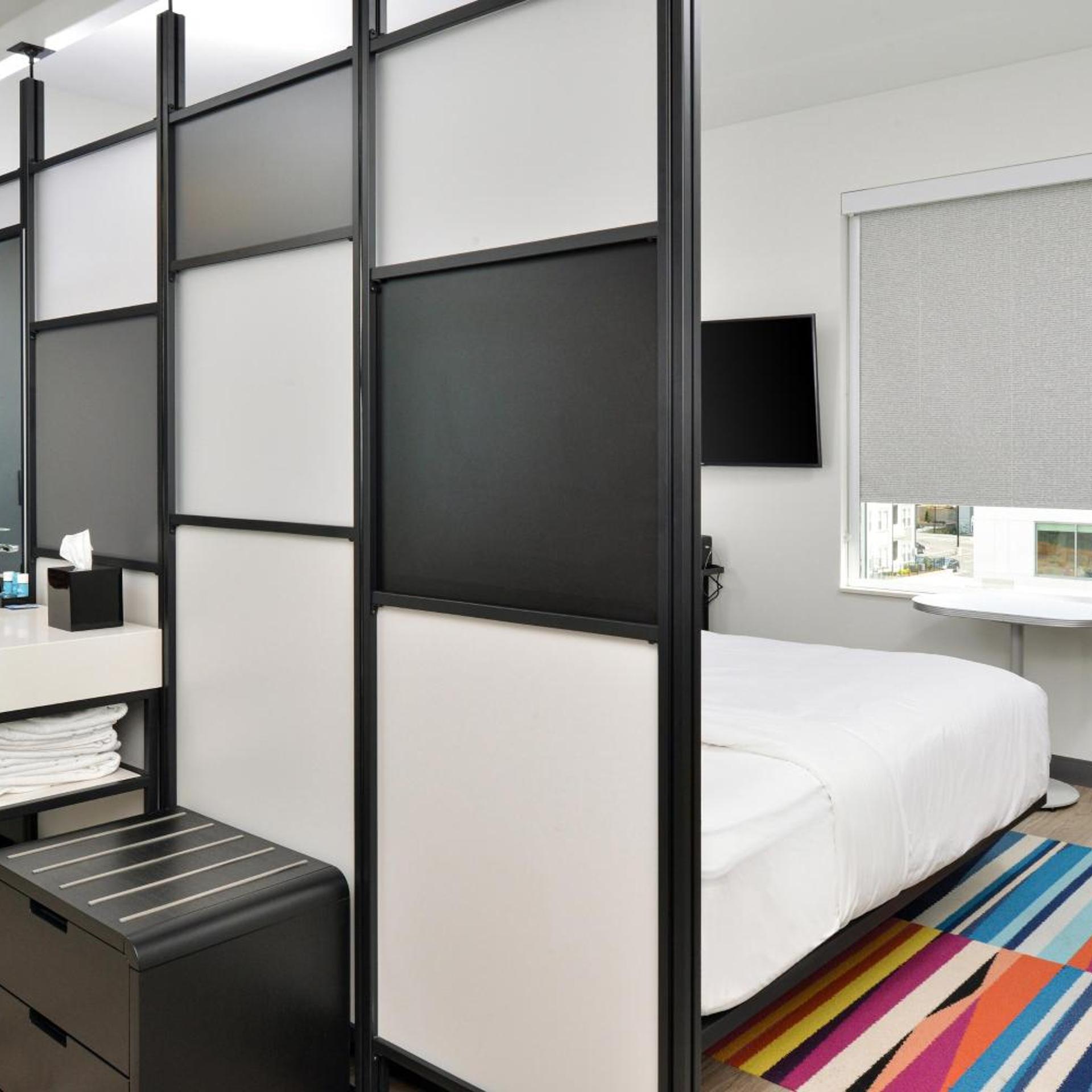 Aloft, Guest Room, 2 Queen Beds