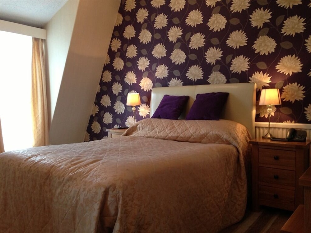 Furzedown Hotel 23/74