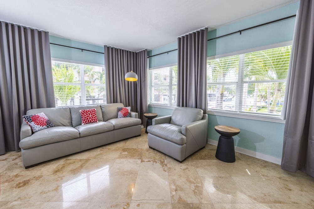 SUITES ON SOUTH BEACH 40/65