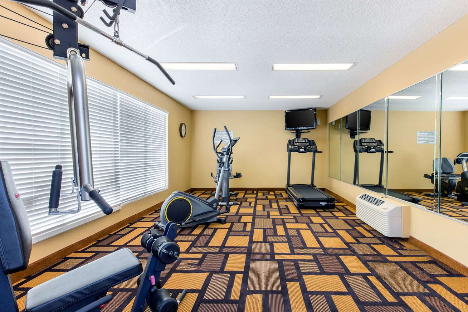 Quality Inn Arab Hwy 231 8/15
