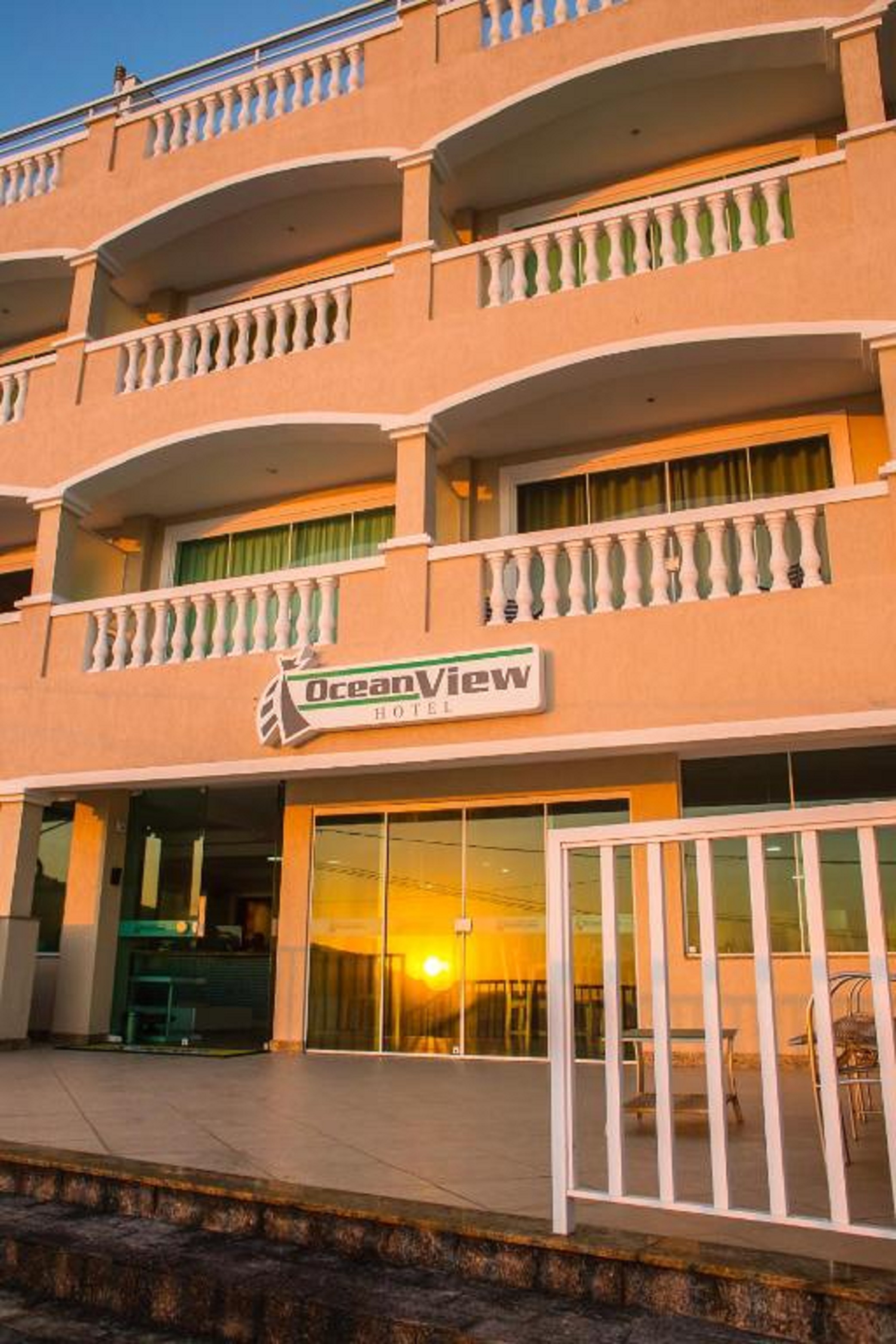 Ocean View Hotel 2/27