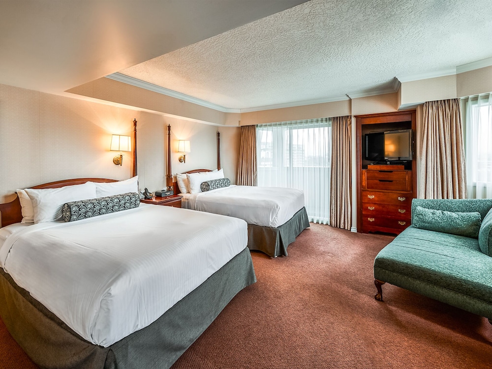 Grand Pacific Hotel 5/35