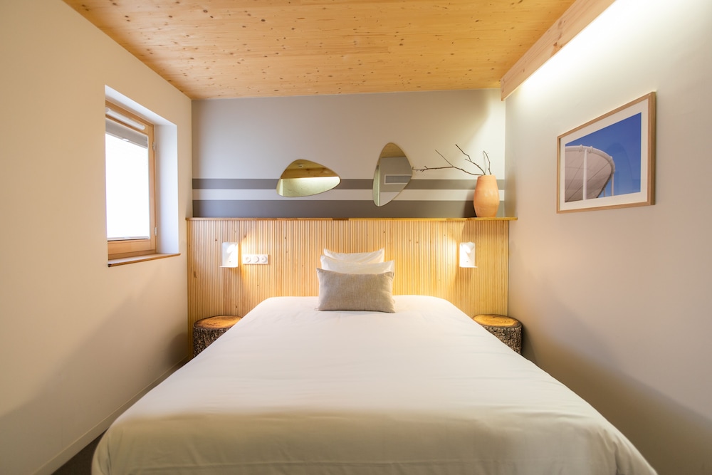 THE CAMP HOTEL AND LODGES 16/69