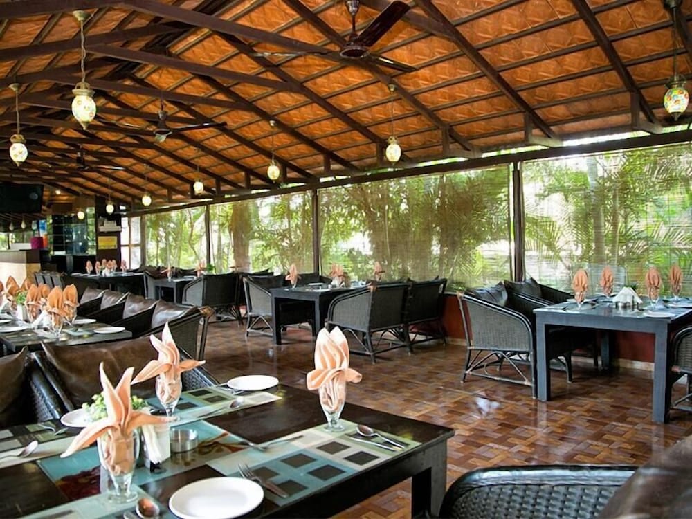 Hotel Hampi International 23/36