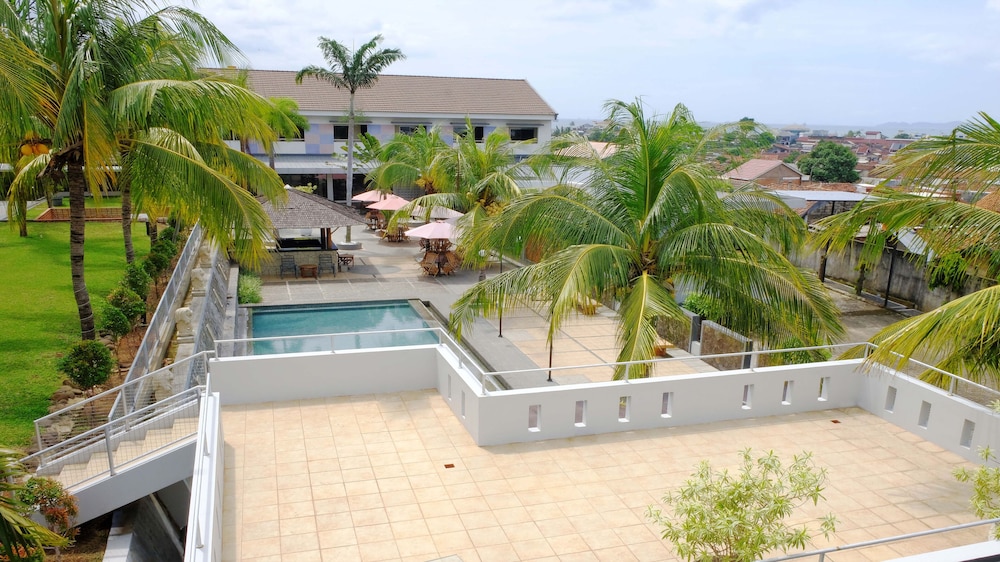 Kuraya Hotel Residence 48/50