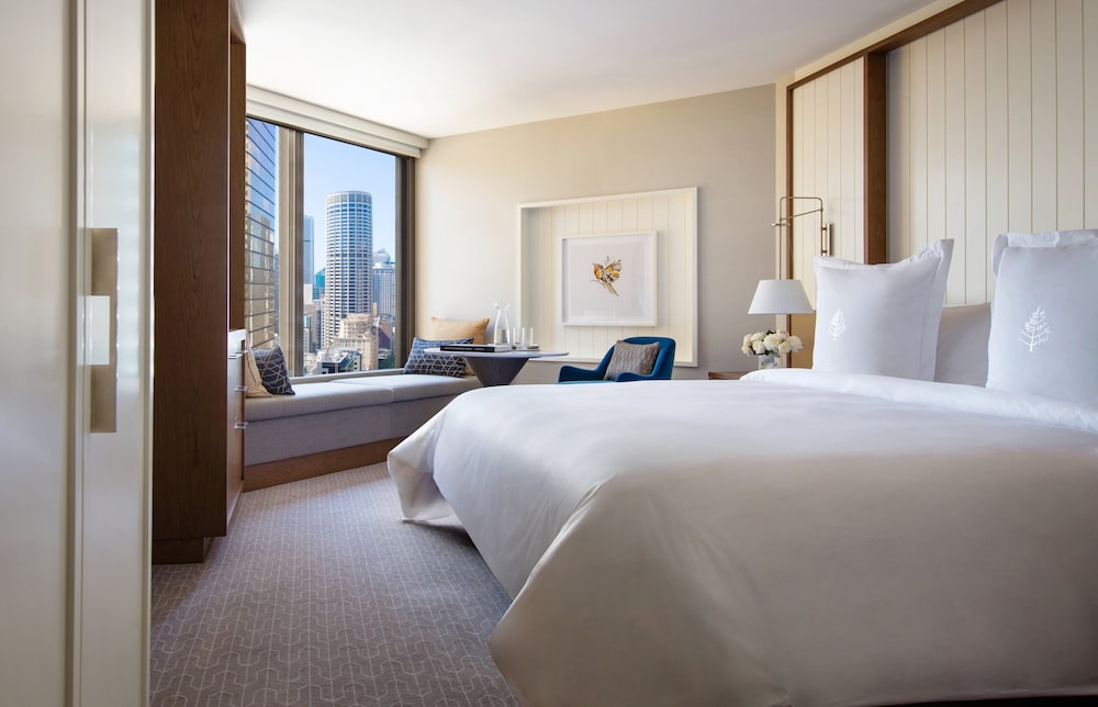 CITY, SUPERIOR, KING BED