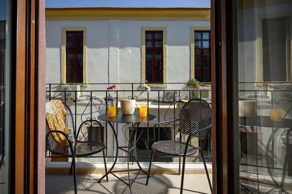Minaret Suites and Apartments 40/50