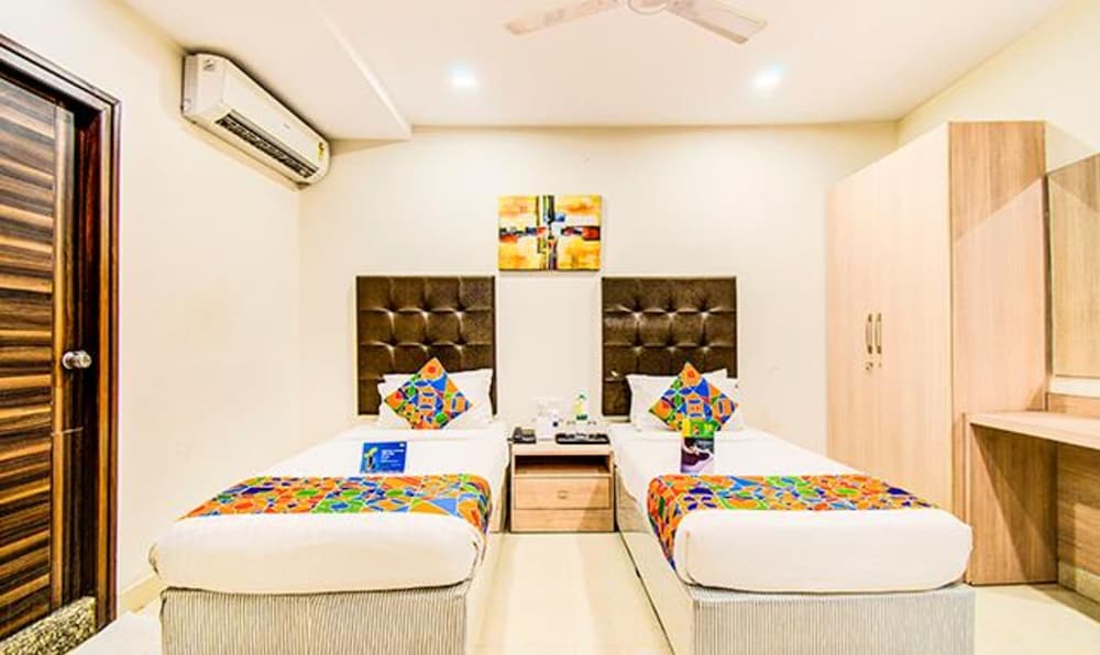 FabHotel Pearl City 28/30
