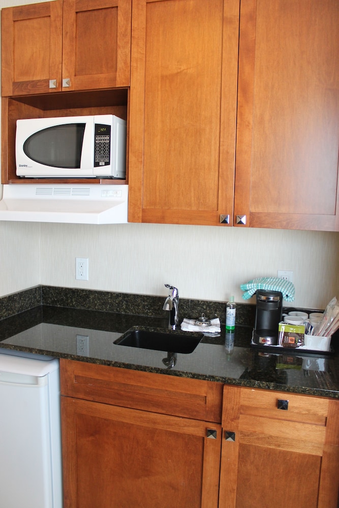 Best Western Plus Suites Downtown 26/42