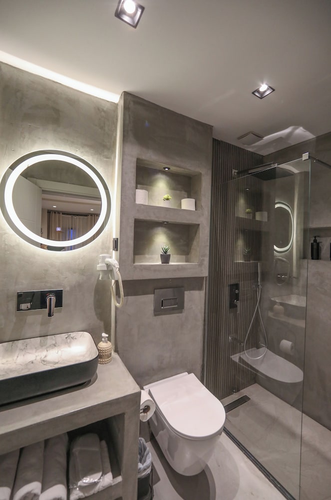 Dove Hotel 44/47