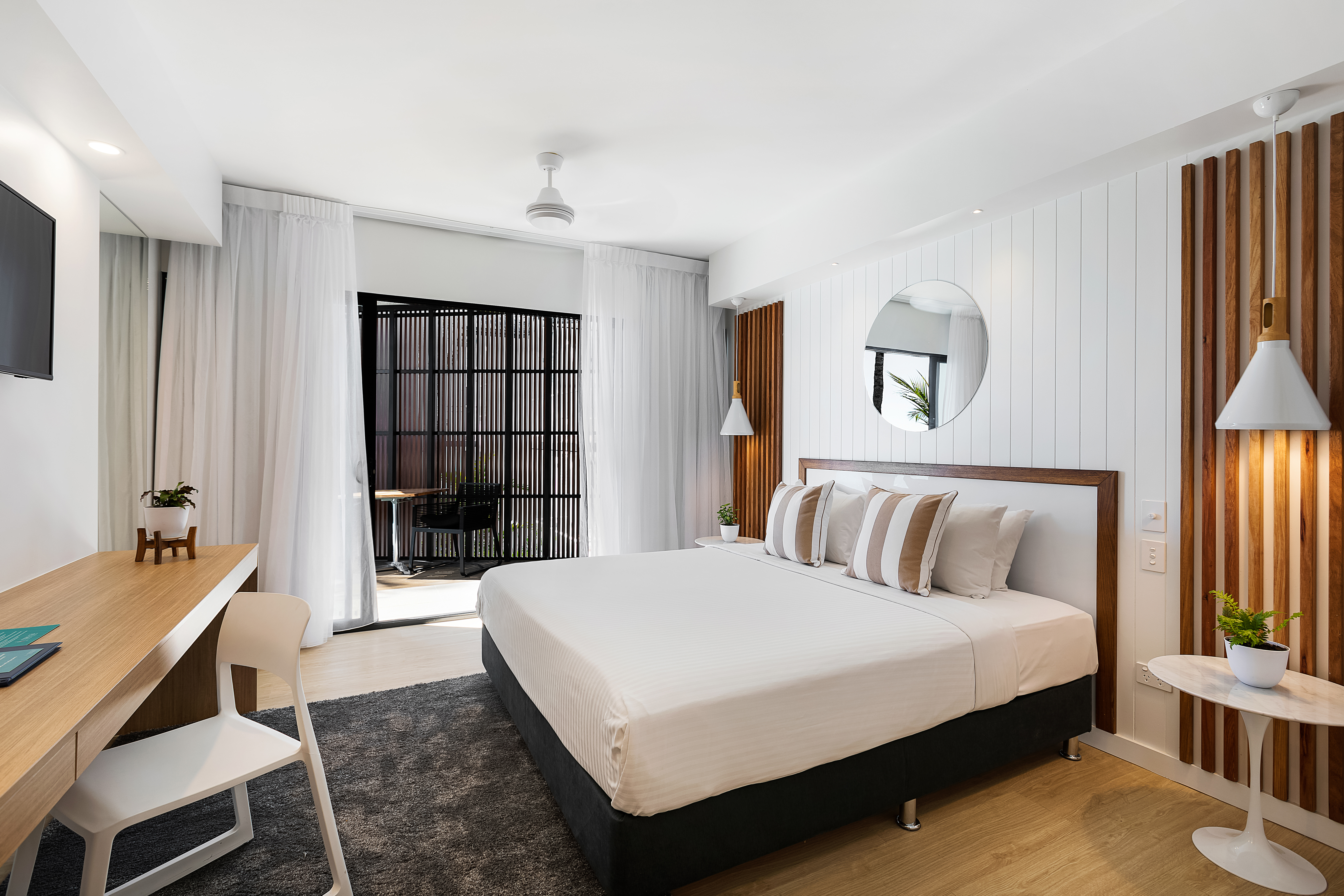King Balcony Room