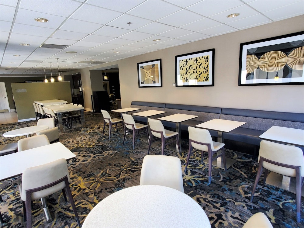 Residence Inn Atlanta Downtown By Marriott 32/39