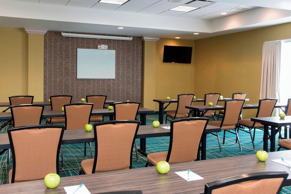 The Peoria Hotel, SureStay Collection by Best Western 54/59