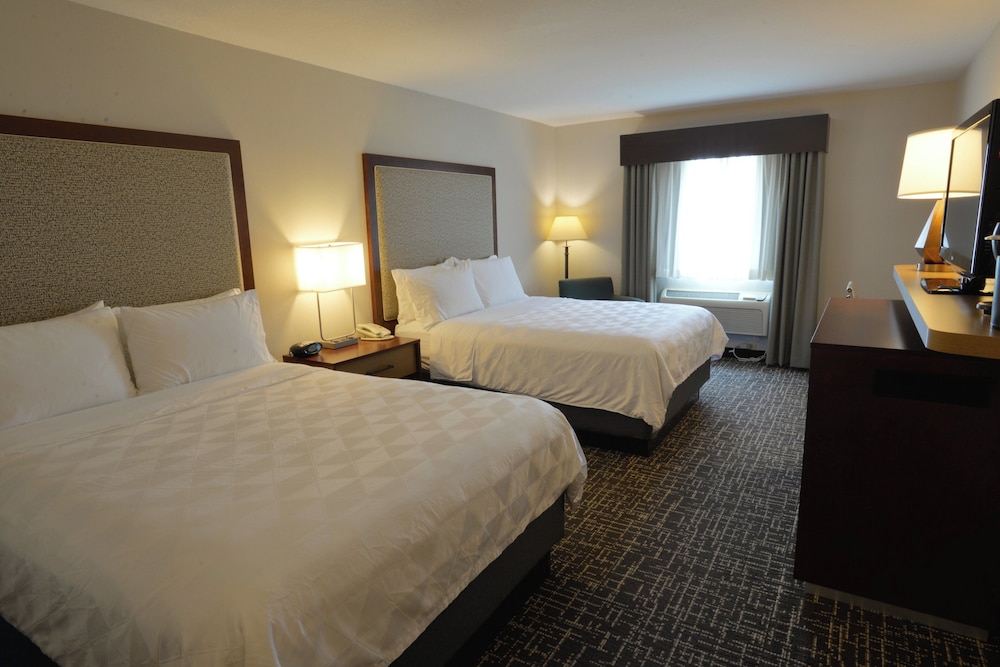 Standard, 2 Queen Beds, Pool Access, Holiday Inn Hotel Suites Minneapolis Lakeville 3/3