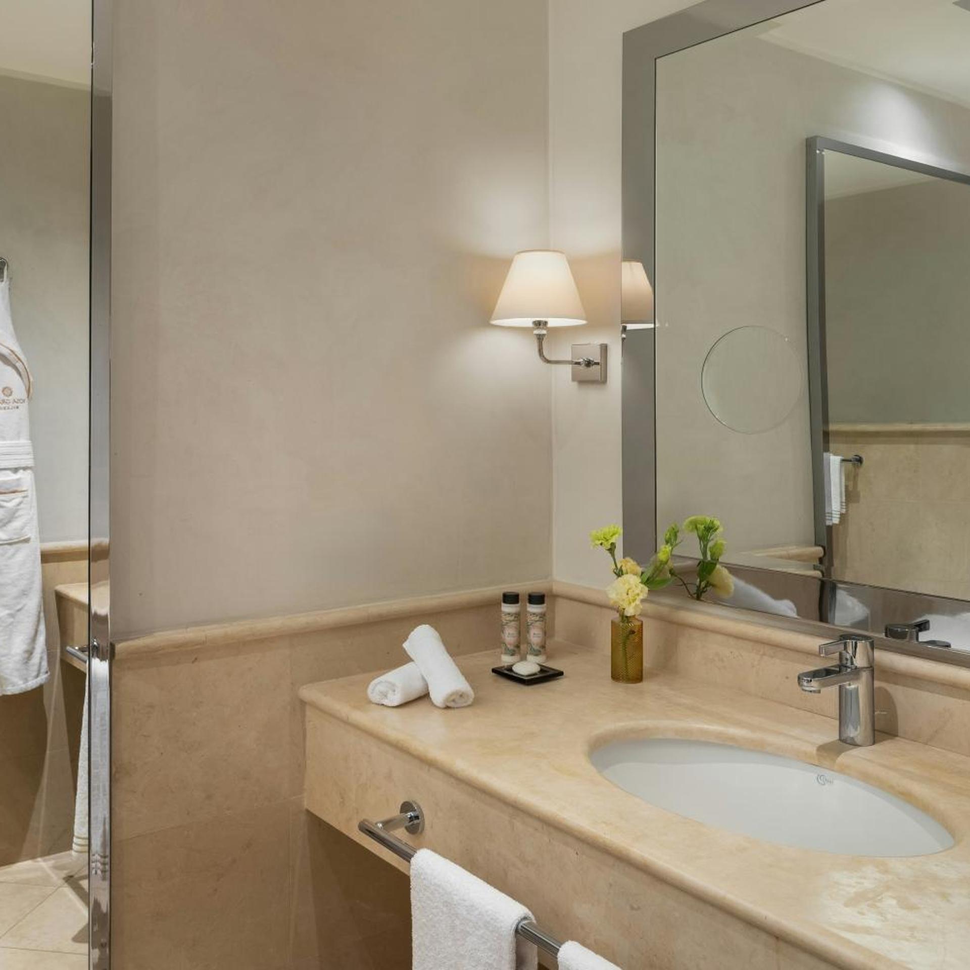 جناح جونيور بسرير كينج، Rosa Grand Milano Starhotels Collezione 9/10