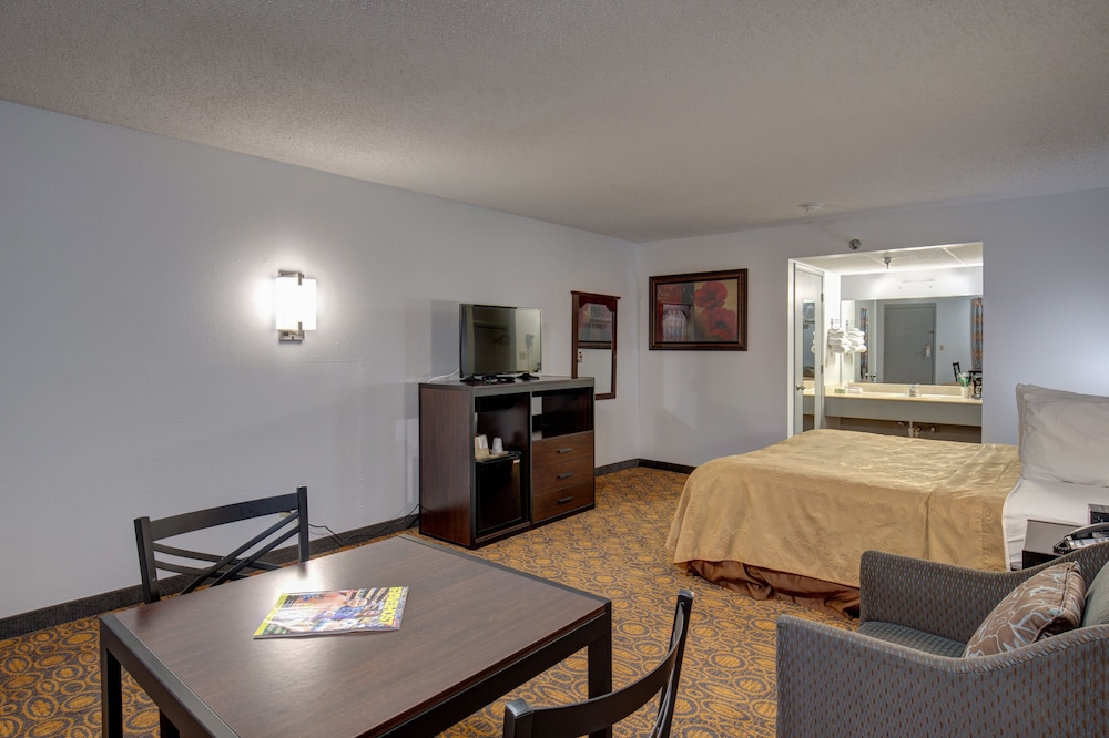 Howard Johnson by Wyndham Branson Theatre District 35/59