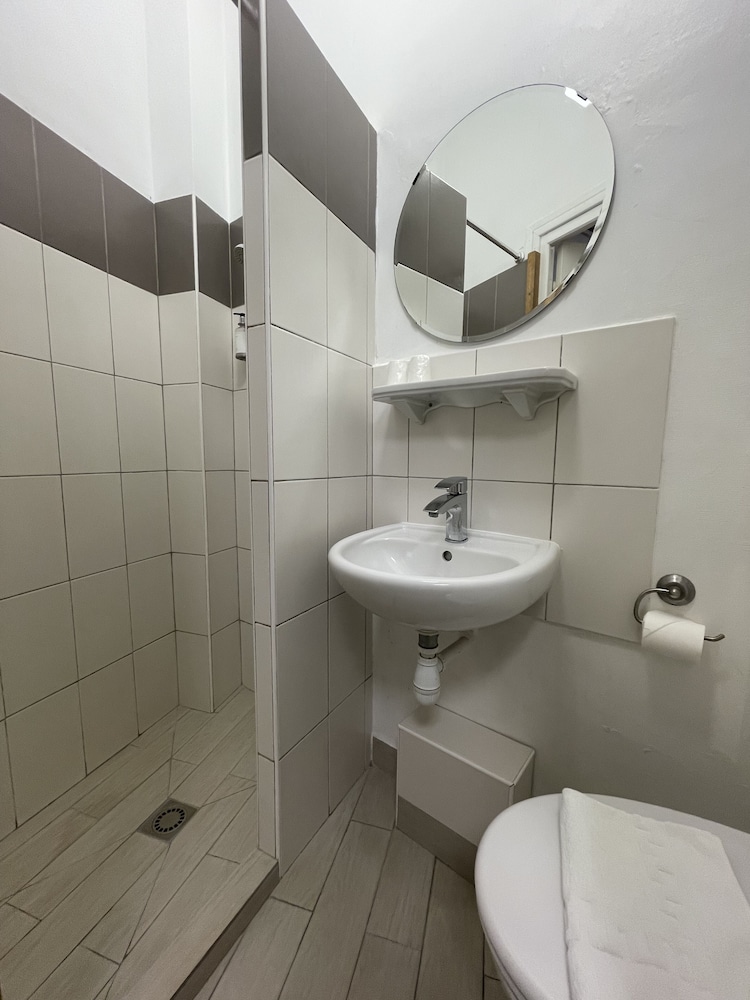 Hotel Mistral Comedie Saint Roch 54/57
