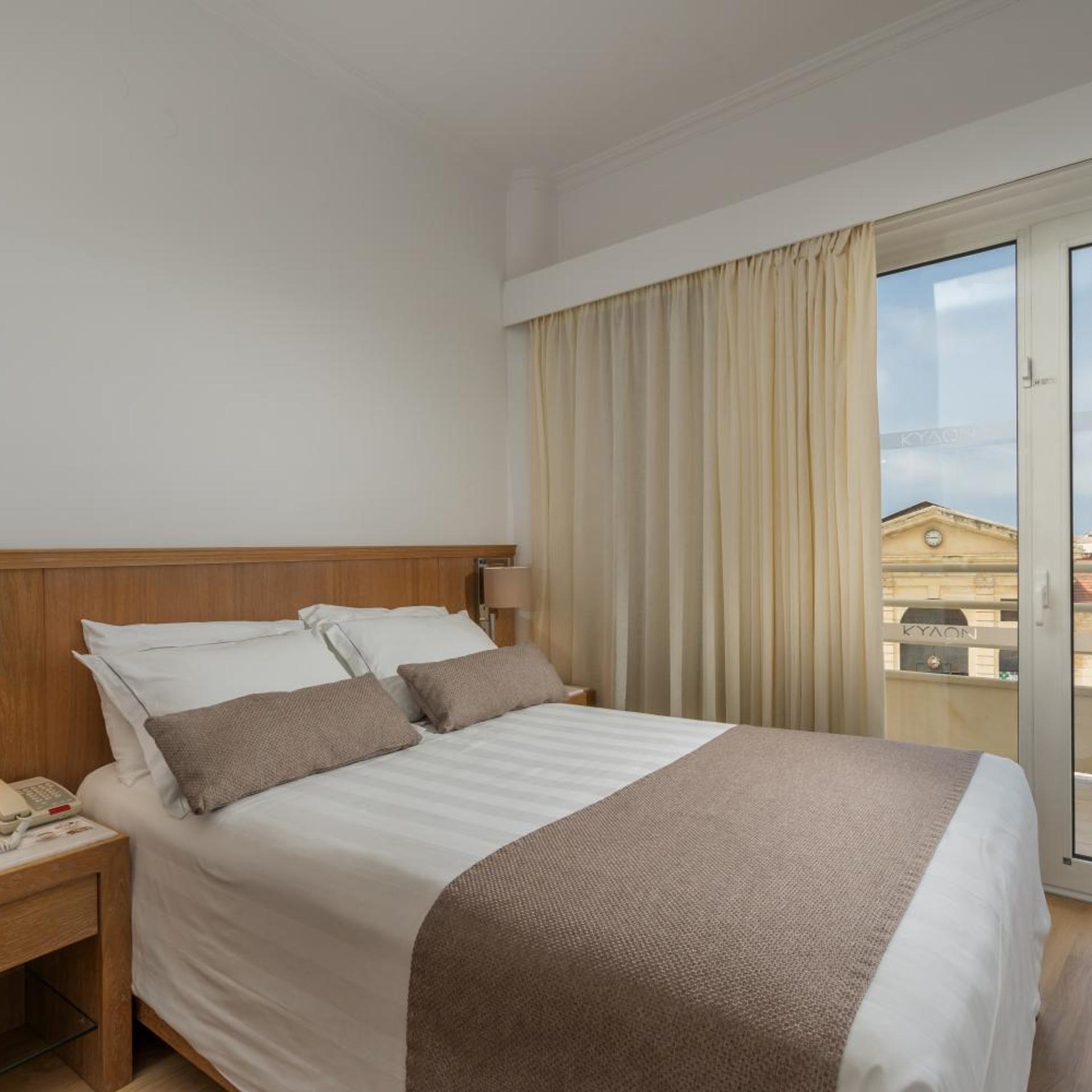 Family Suite, Square View