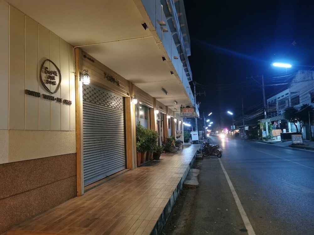 Supak Hotel 4/37