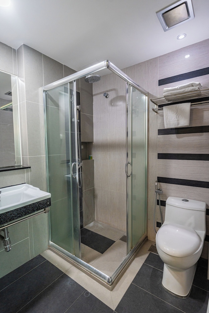 Indra Hotel 56/58