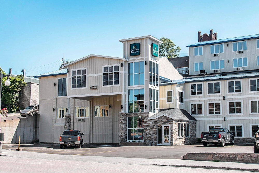 Quality Inn & Suites Houghton Downtown 45/50
